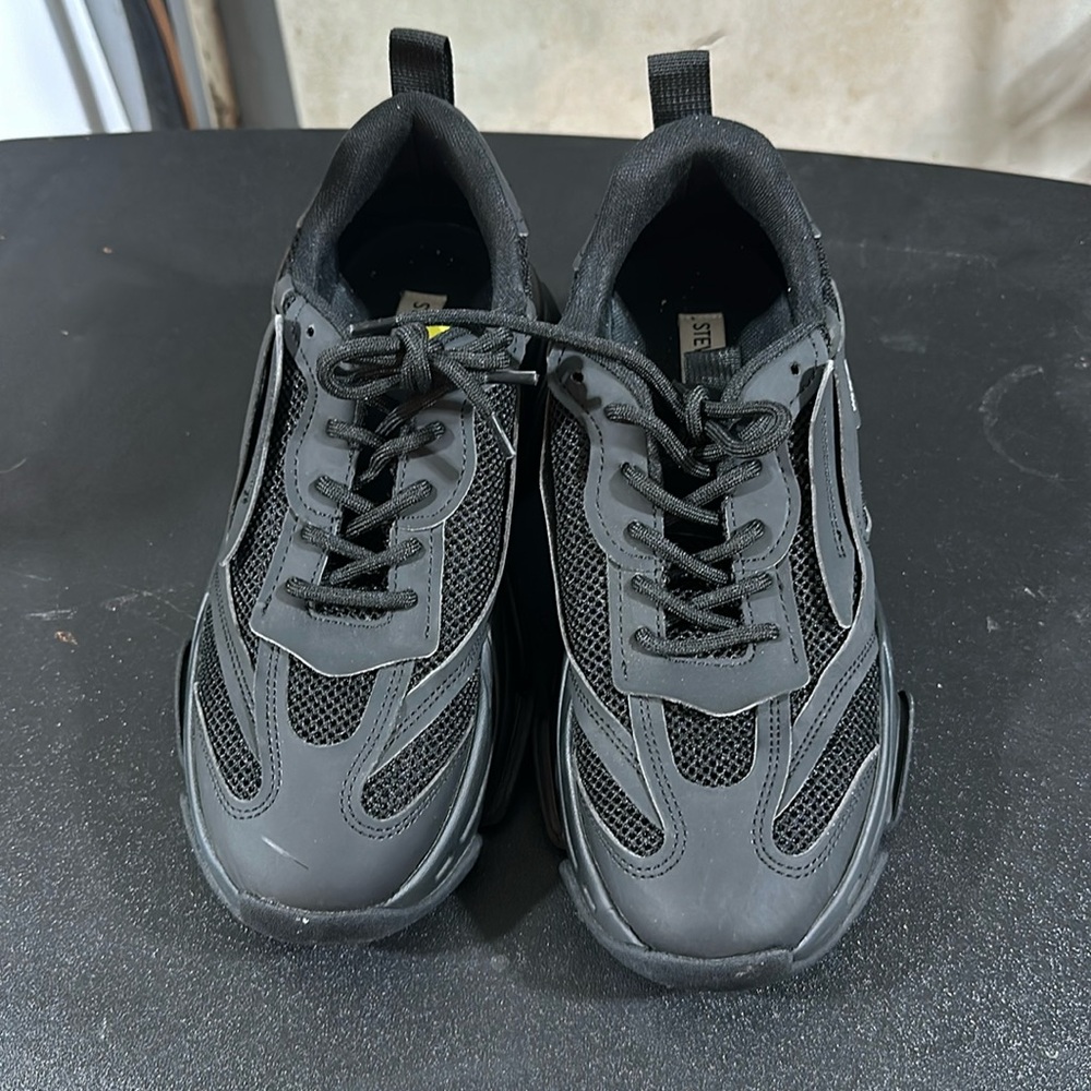 Steve Madden Possession Platform Sneakers